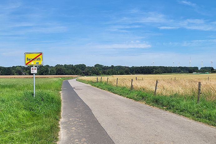 Ortsausgang mit Schild Berverath